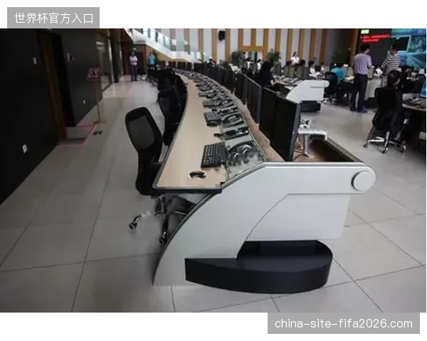 硬件导播台冗余投入与云端灵活调度在世界杯执行层面的错位博弈